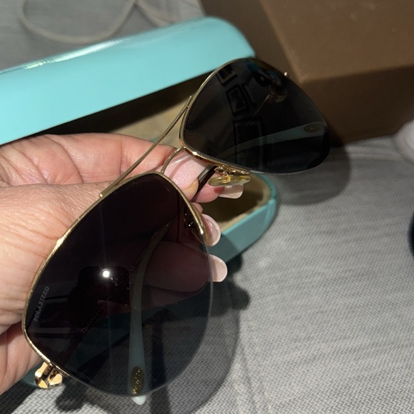 Tiffany & Co Gold Aviator Polarized Sunglasses with Case - Picture 7 of 7